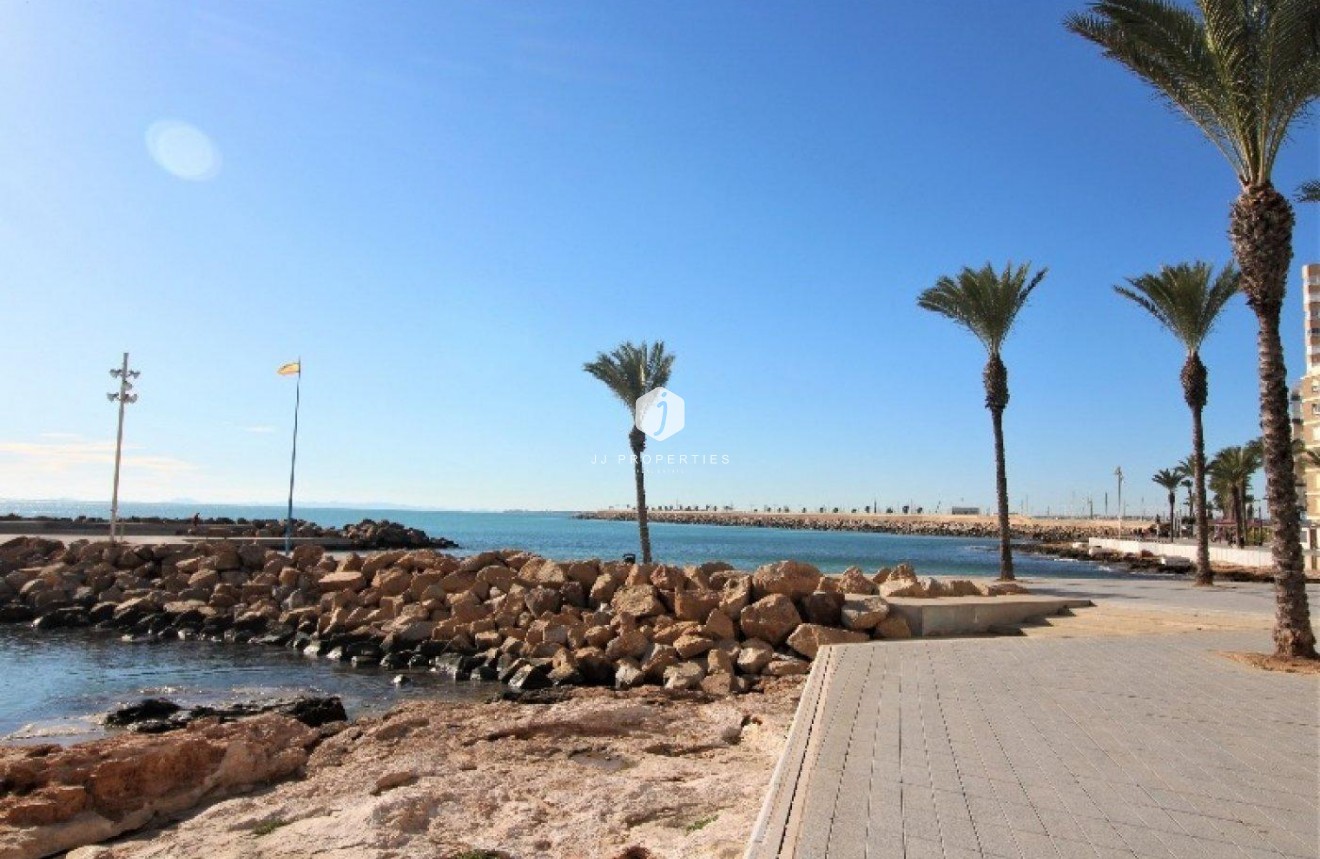 D'occasion - Appartement -
Torrevieja - Playa del Cura