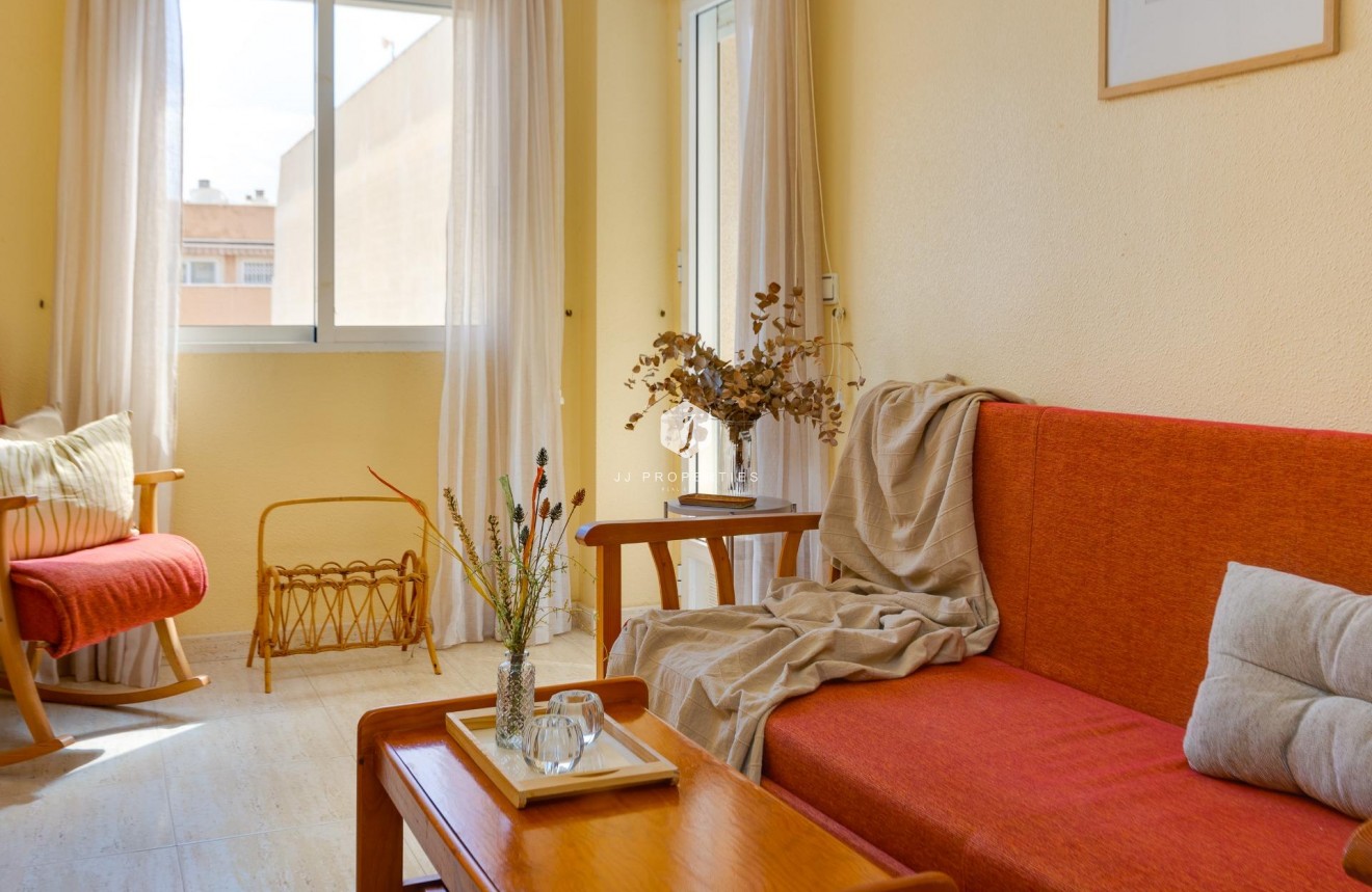 Tweedehands - Appartement / flat -
Torrevieja - Playa del Cura