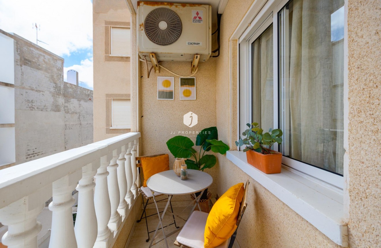 Tweedehands - Appartement / flat -
Torrevieja - Playa del Cura