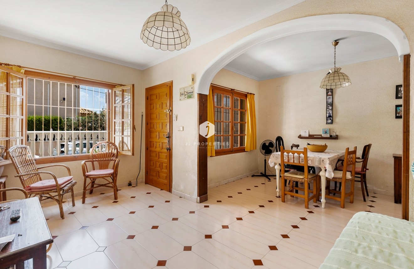 D'occasion - Chalet -
La Mata - Costa Blanca