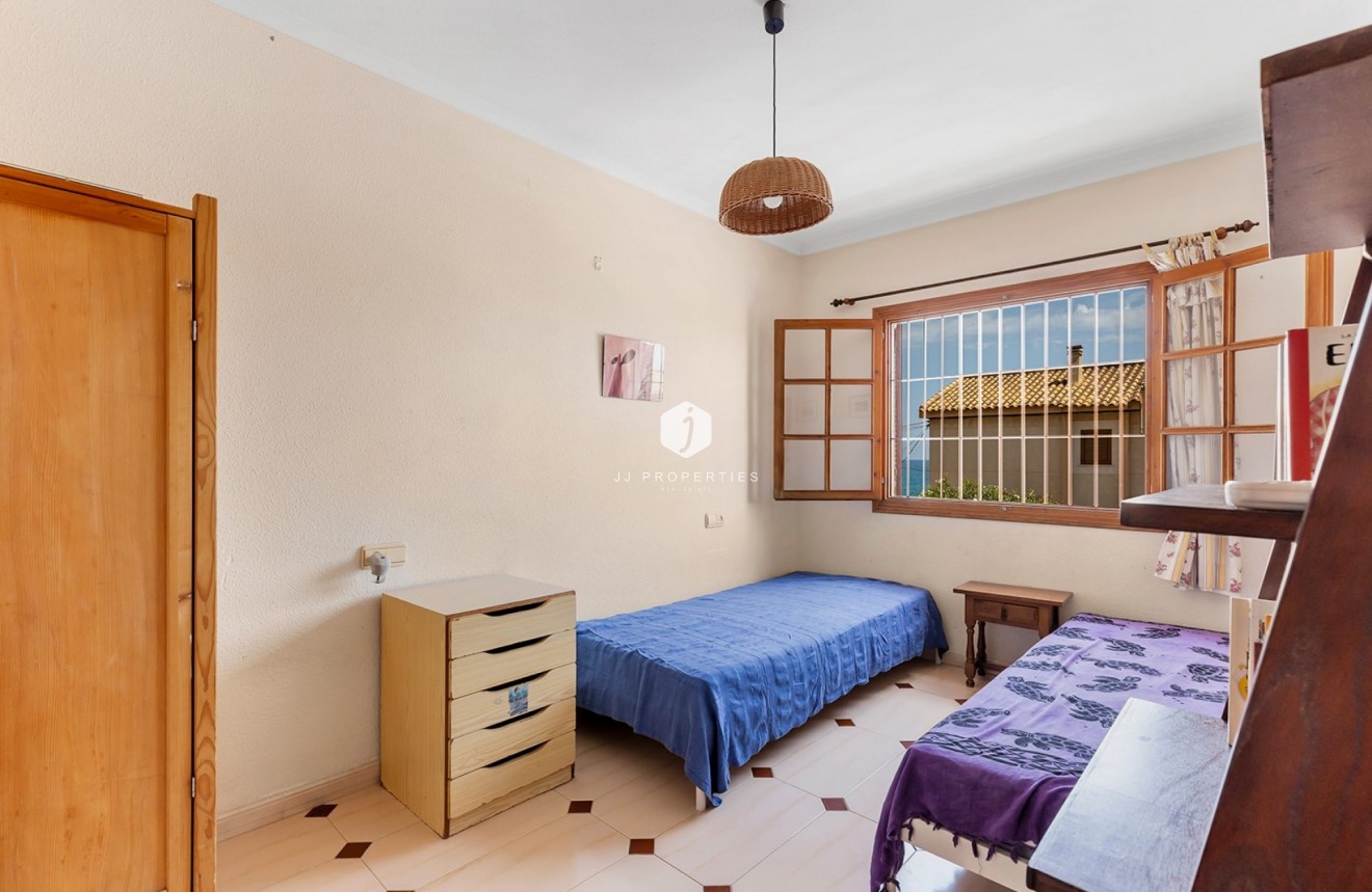 D'occasion - Chalet -
La Mata - Costa Blanca