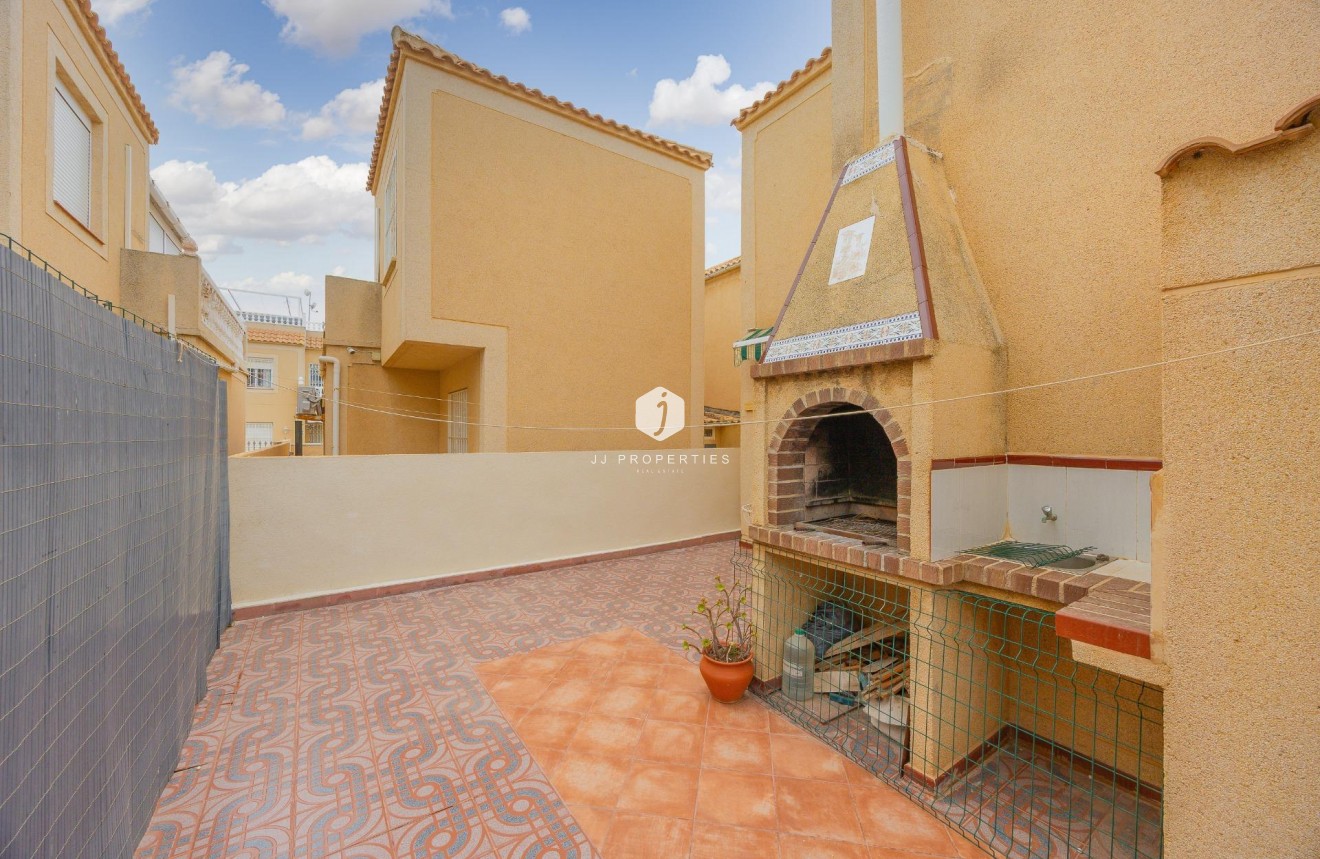 Aus zweiter Hand - Villa -
Torrevieja - El Limonar
