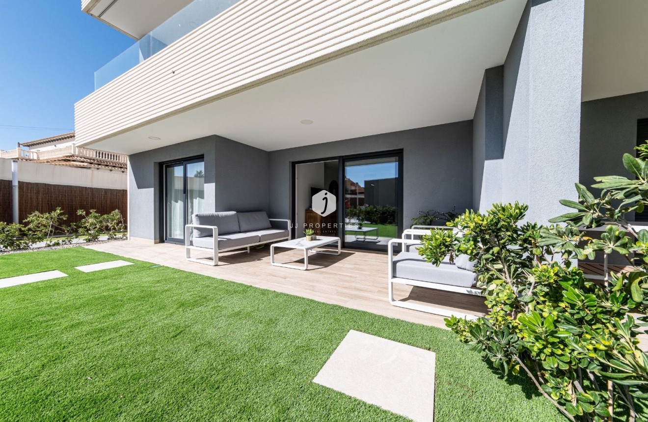 Tweedehands - Appartement / flat -
Torrevieja - Costa Blanca