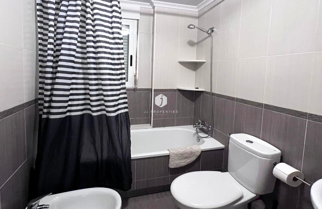 Aus zweiter Hand - Wohnung -
Torrevieja - Playa de los Locos
