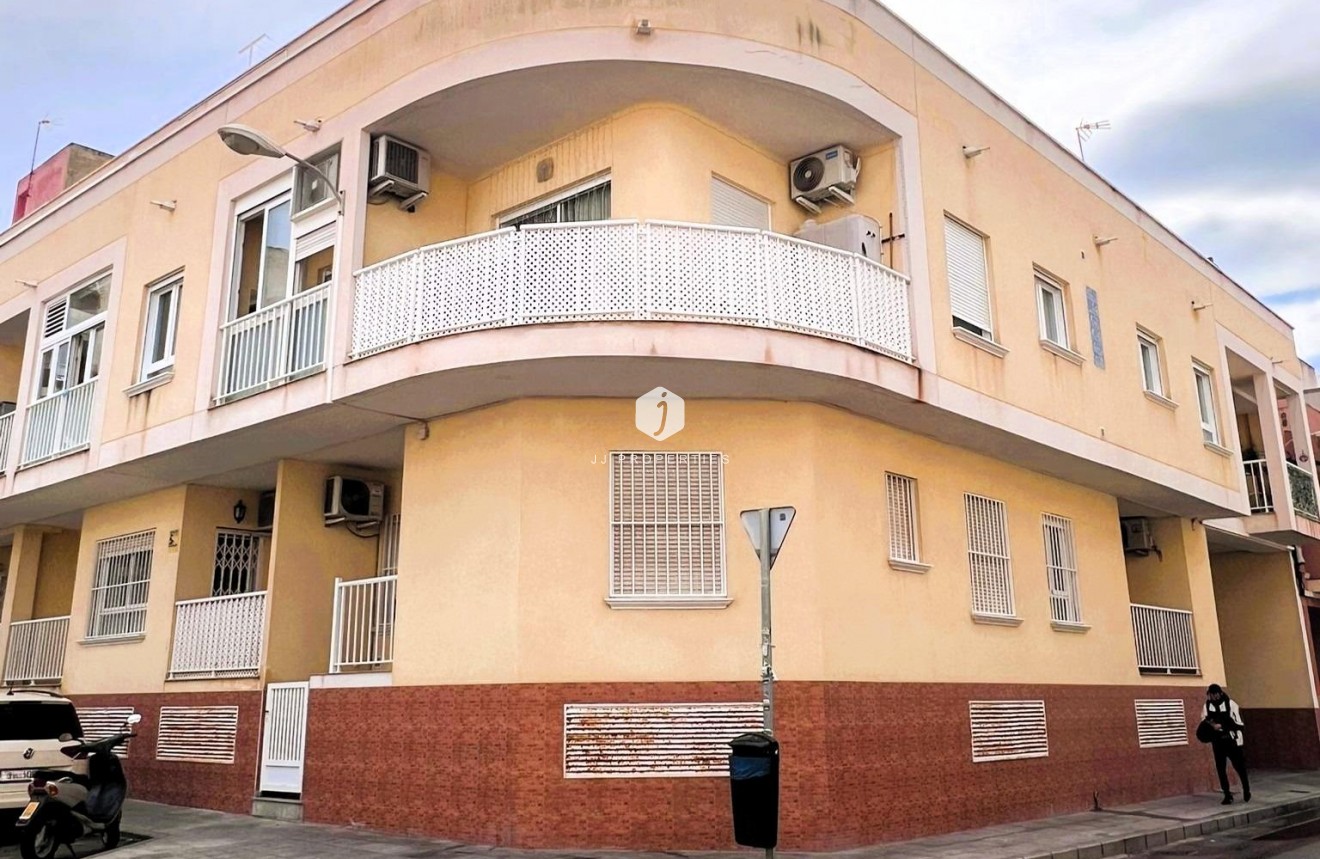 Aus zweiter Hand - Wohnung -
Torrevieja - Playa de los Locos