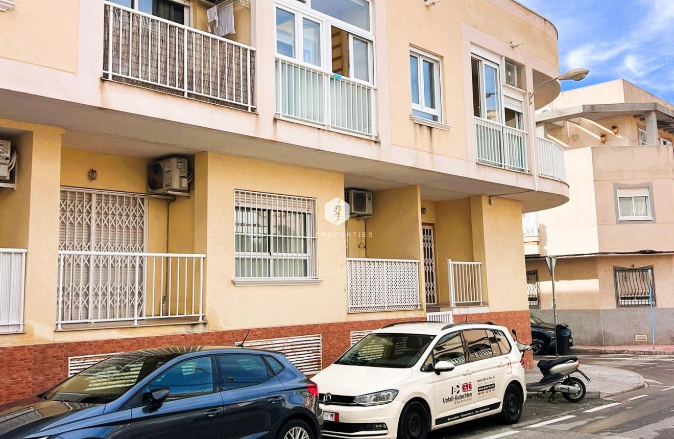 Aus zweiter Hand - Wohnung -
Torrevieja - Playa de los Locos