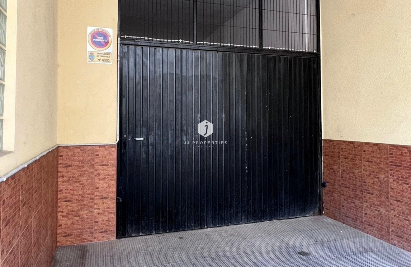 Aus zweiter Hand - Wohnung -
Torrevieja - Playa de los Locos