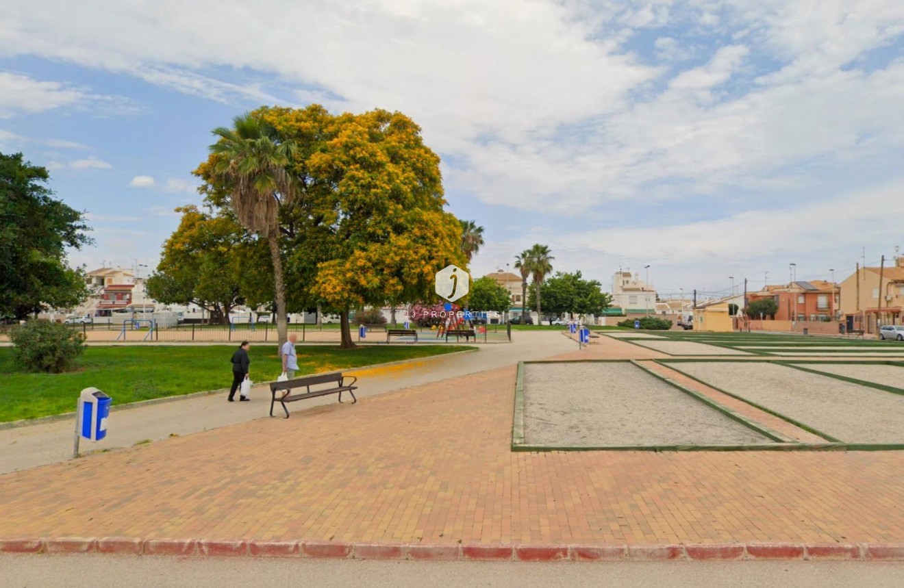 Aus zweiter Hand - Wohnung -
Torrevieja - Playa de los Locos