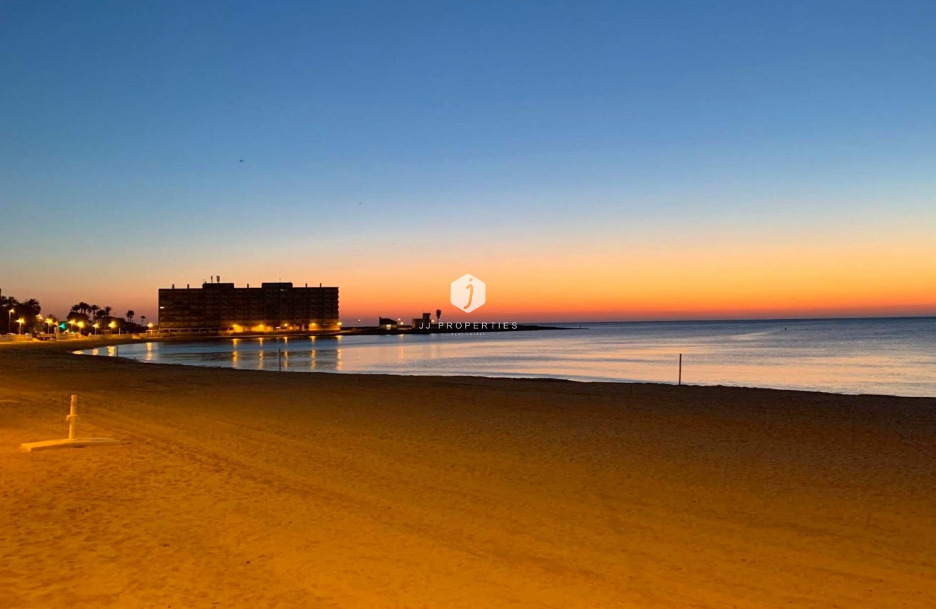 Aus zweiter Hand - Wohnung -
Torrevieja - Playa de los Locos