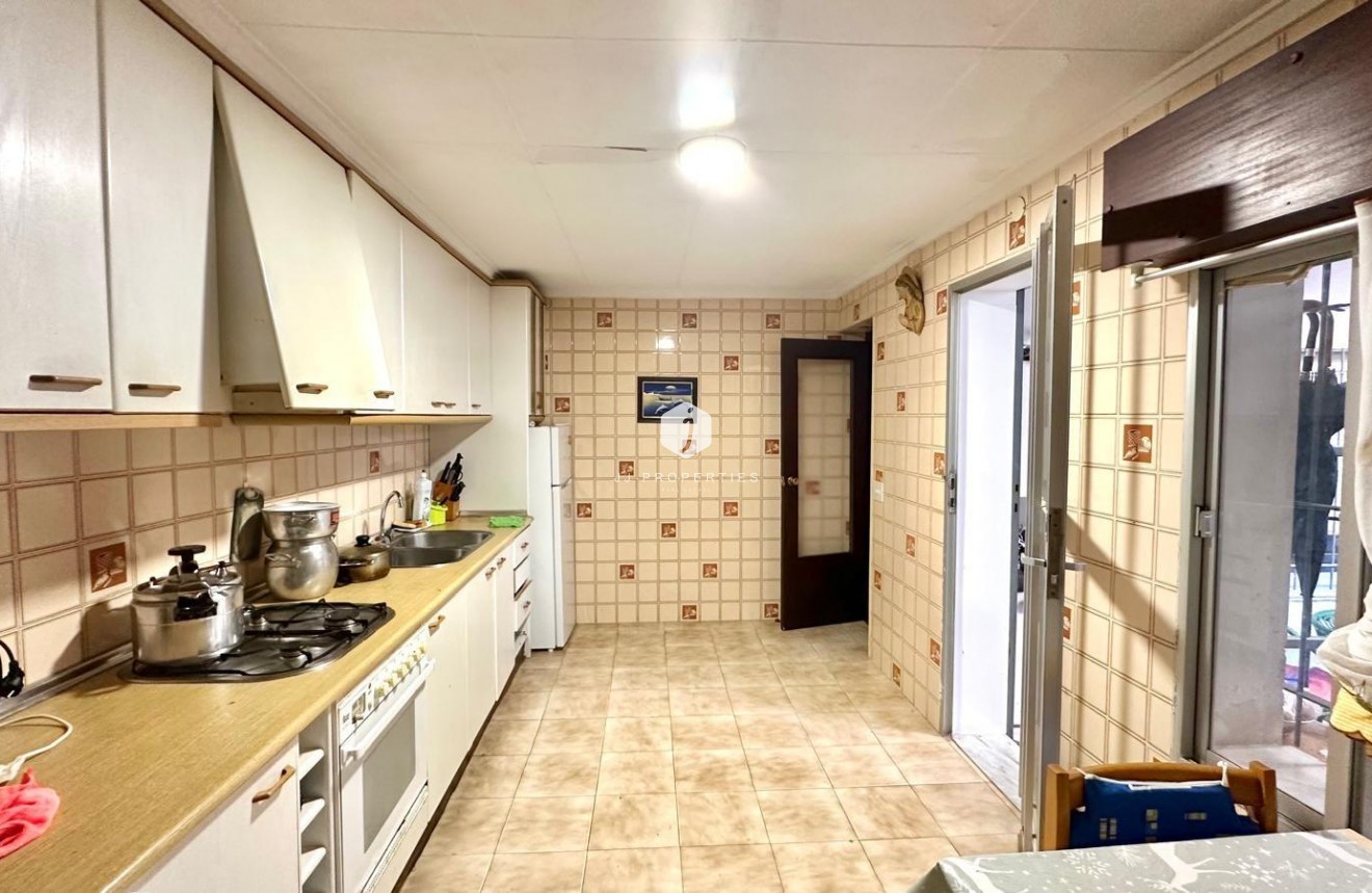 Z drugiej ręki - Szalet -
Torrevieja - Playa del Cura