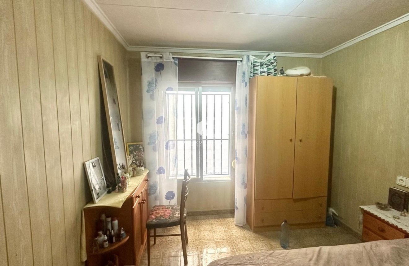 Z drugiej ręki - Szalet -
Torrevieja - Playa del Cura