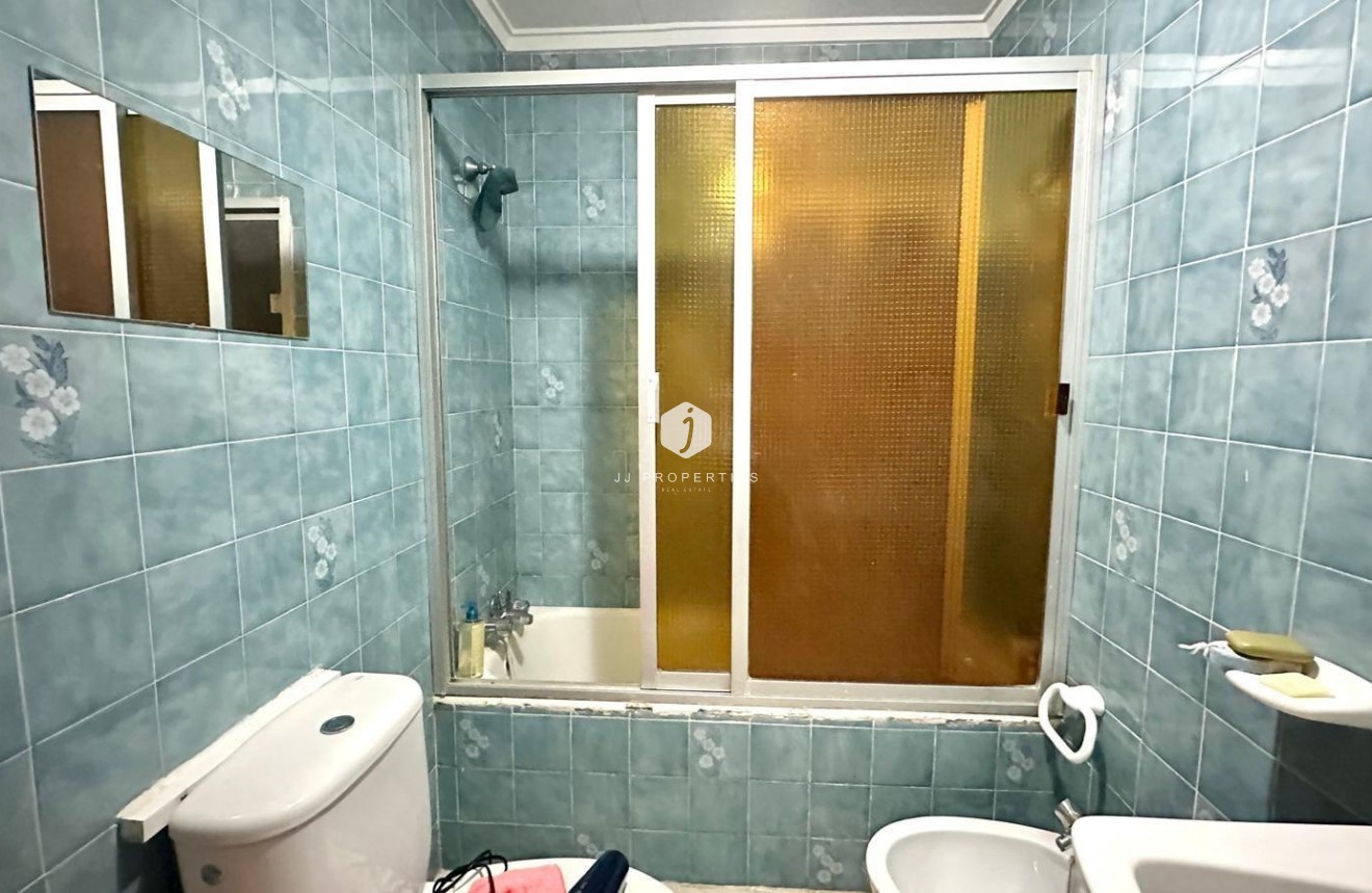 Z drugiej ręki - Szalet -
Torrevieja - Playa del Cura