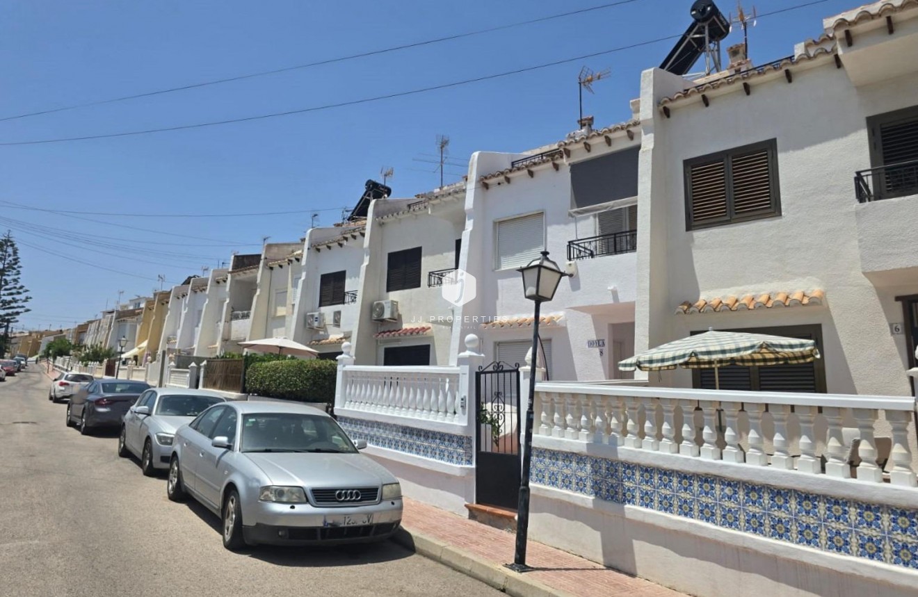 D'occasion - Chalet -
Torrevieja - Los Balcones