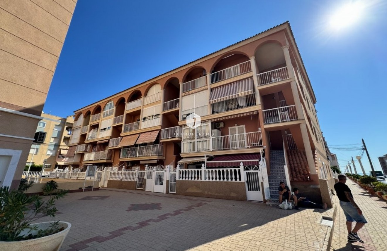 Z drugiej ręki - Mieszkanie w bloku -
La Mata - Costa Blanca