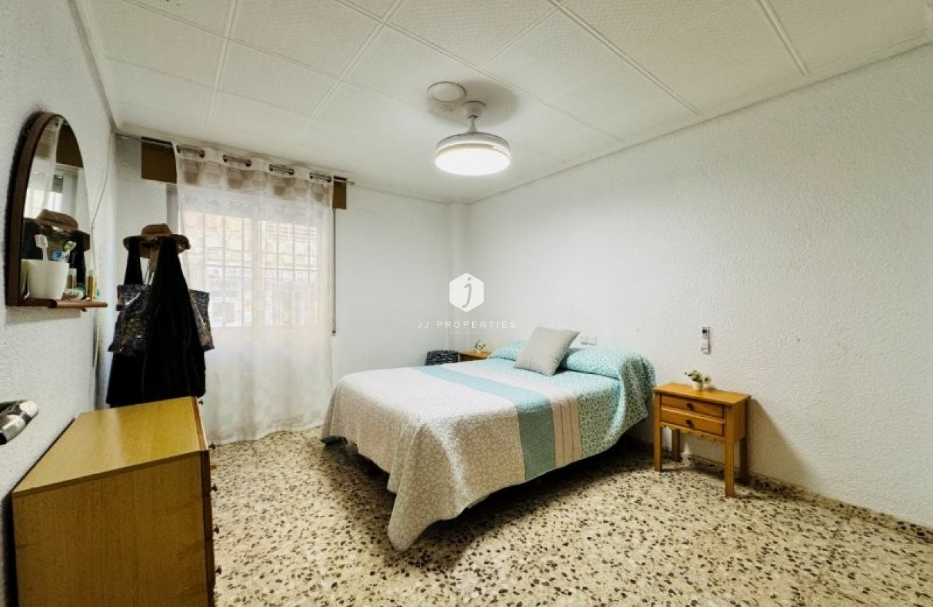 Z drugiej ręki - Mieszkanie w bloku -
La Mata - Costa Blanca