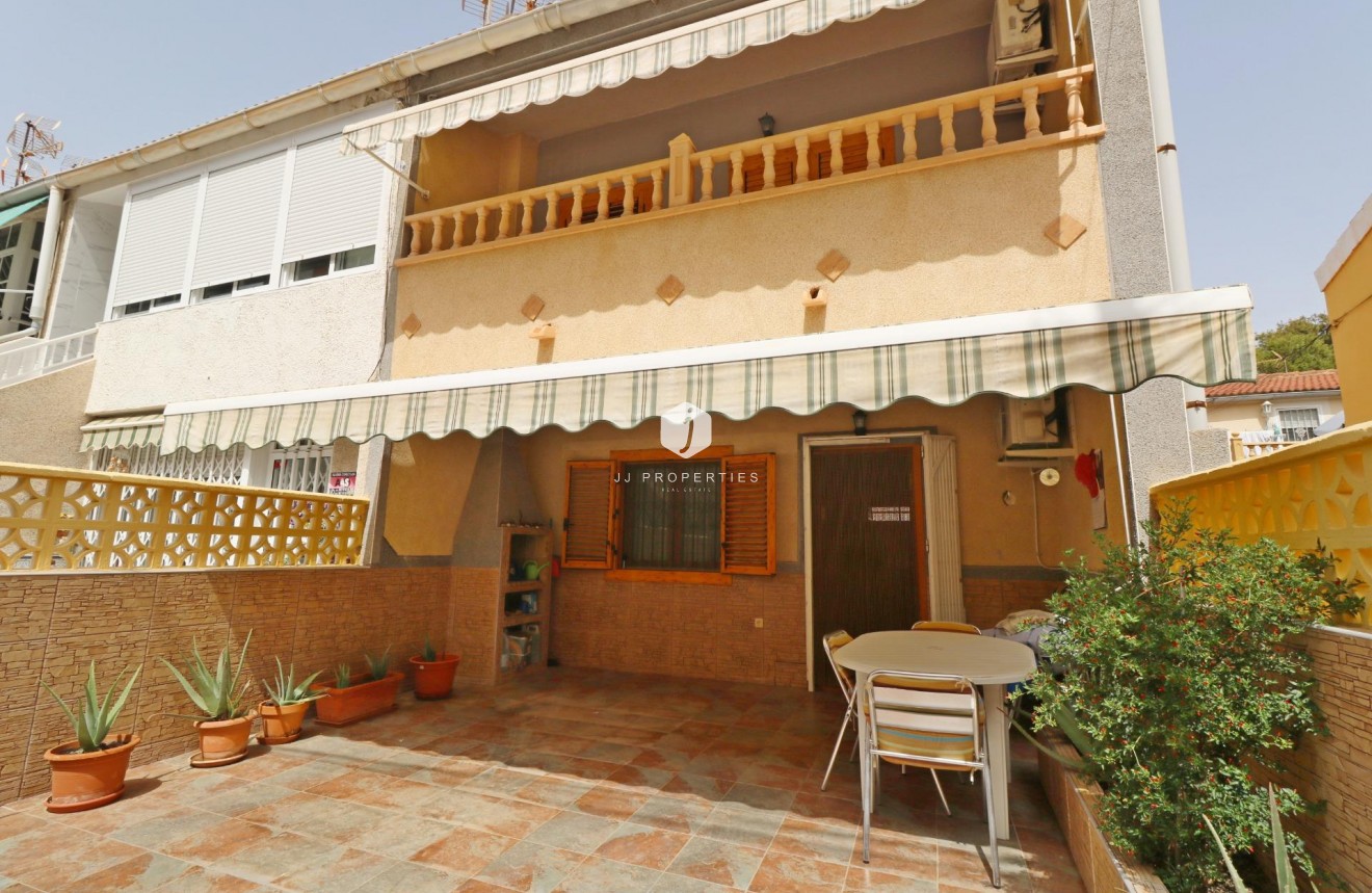 Resale - Chalet -
Torrevieja - Playa de los Naufragos