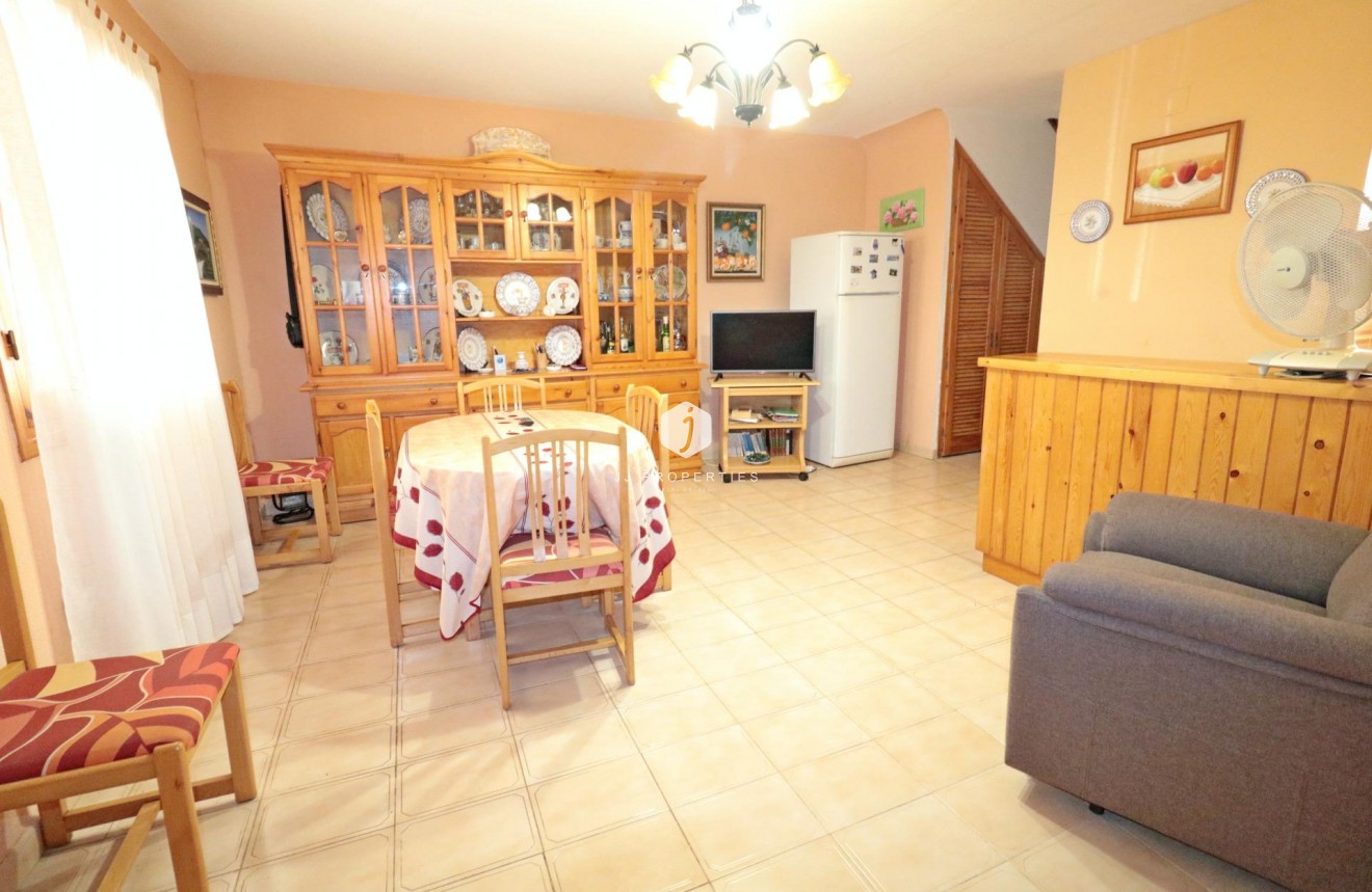 Resale - Chalet -
Torrevieja - Playa de los Naufragos