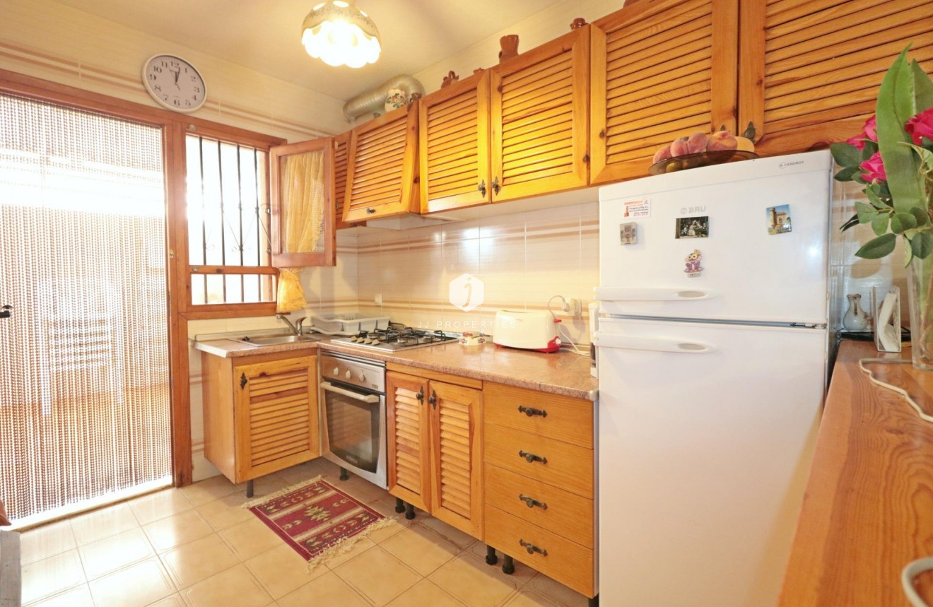 Resale - Chalet -
Torrevieja - Playa de los Naufragos