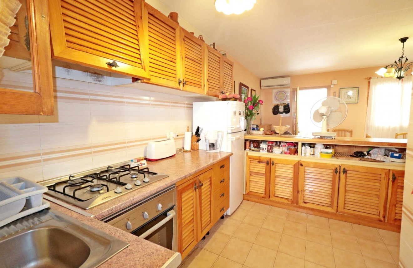Resale - Chalet -
Torrevieja - Playa de los Naufragos