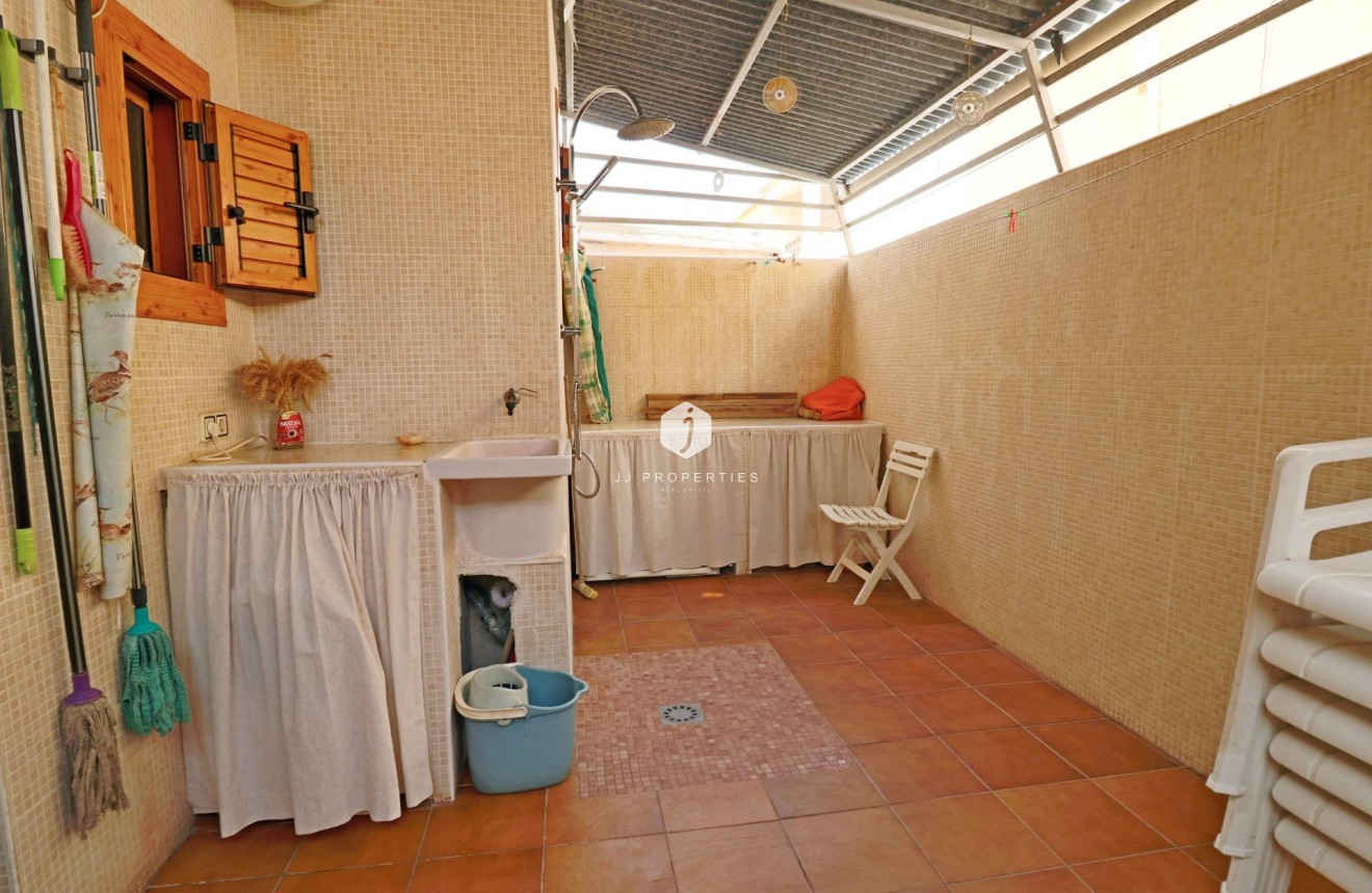 Resale - Chalet -
Torrevieja - Playa de los Naufragos