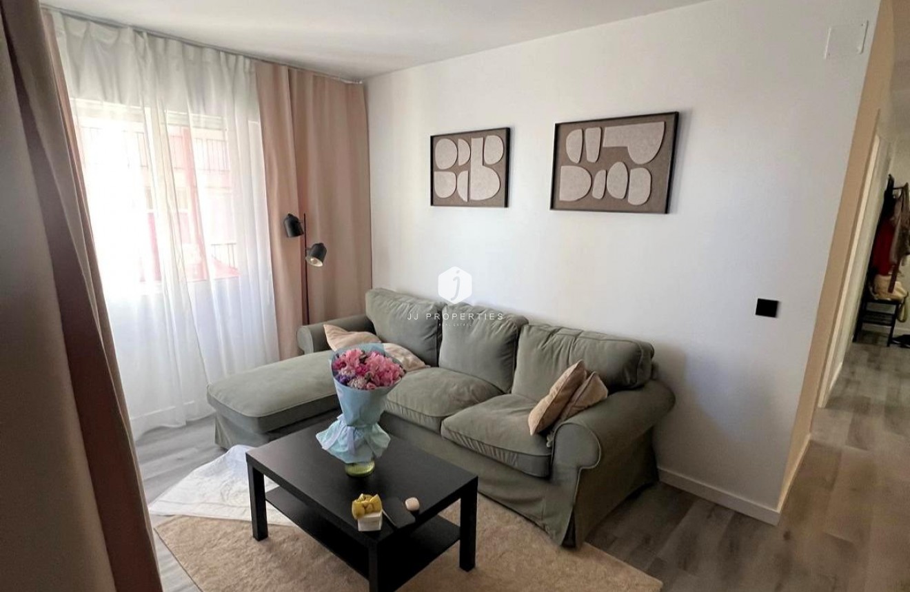 Z drugiej ręki - Mieszkanie w bloku -
Torrevieja - Curva Del Palangre