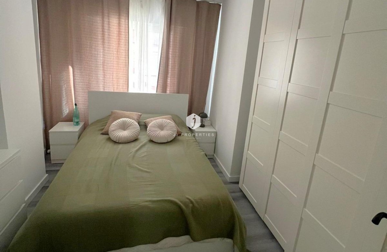 Z drugiej ręki - Mieszkanie w bloku -
Torrevieja - Curva Del Palangre