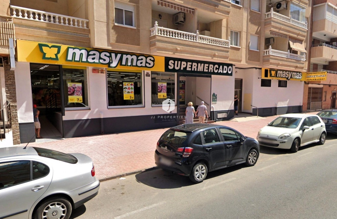 Z drugiej ręki - Mieszkanie w bloku -
Torrevieja - Curva Del Palangre