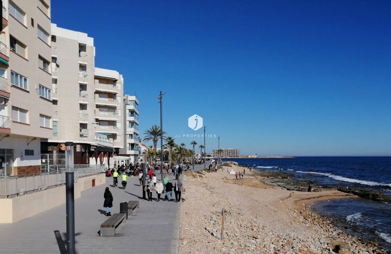 Z drugiej ręki - Mieszkanie w bloku -
Torrevieja - Curva Del Palangre