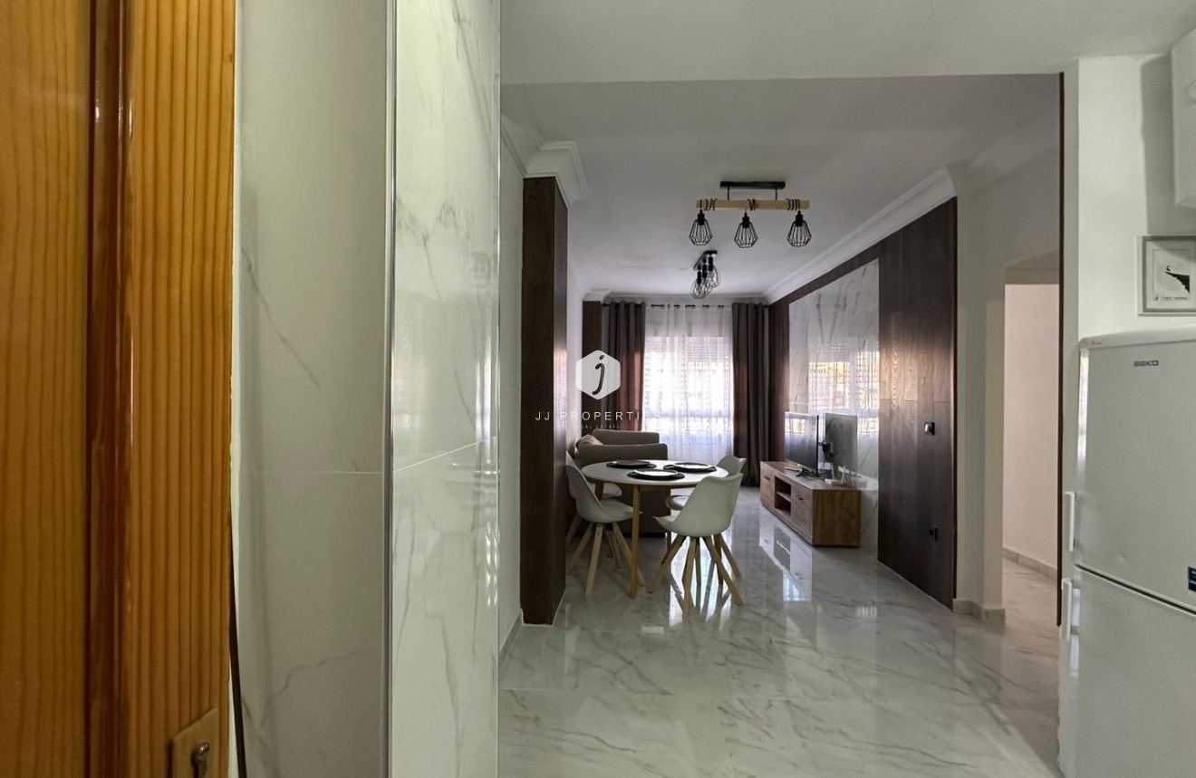 Aus zweiter Hand - Wohnung -
Torrevieja