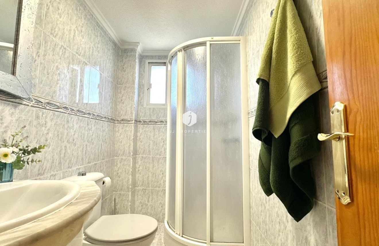 Resale - Apartment / flat -
Torrevieja - La Siesta - El Salado - Torreta