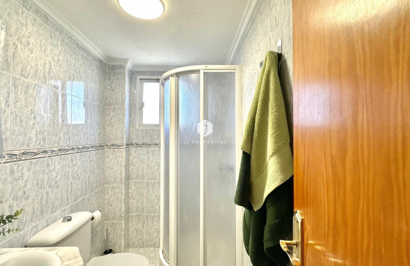 Resale - Apartment / flat -
Torrevieja - La Siesta - El Salado - Torreta