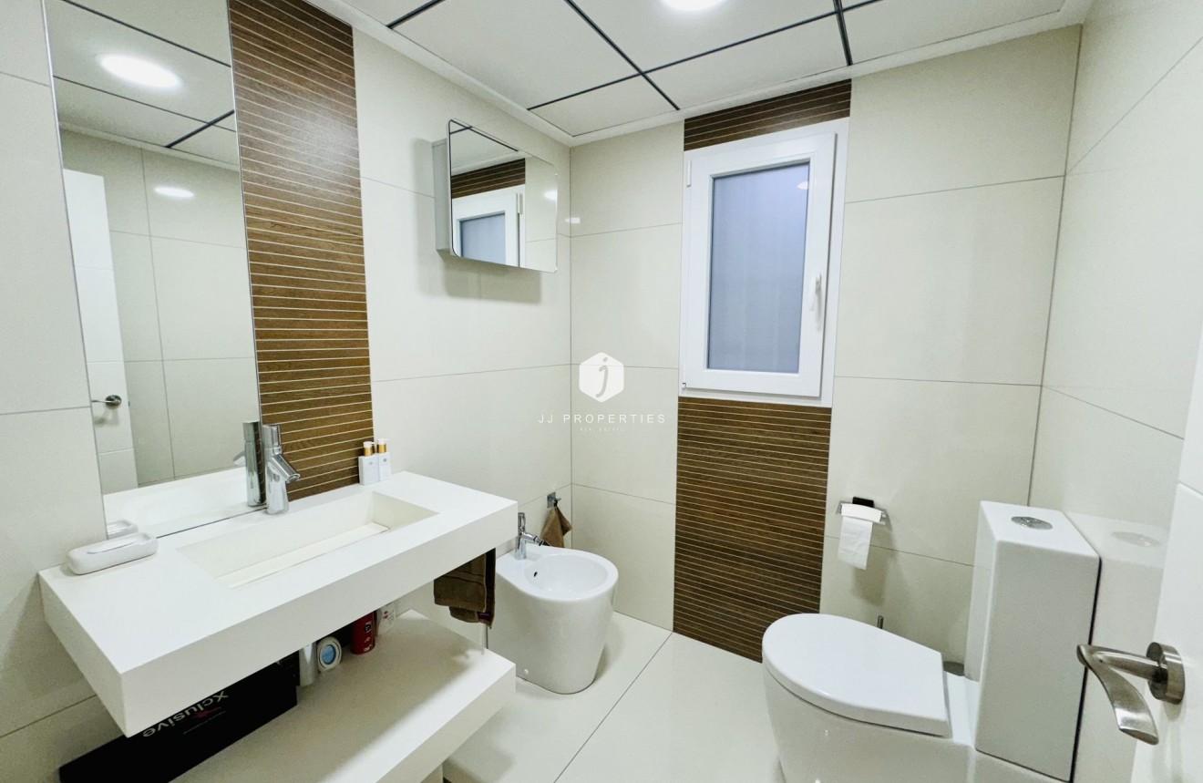 Tweedehands - Appartement / flat -
Torrevieja - Costa Blanca
