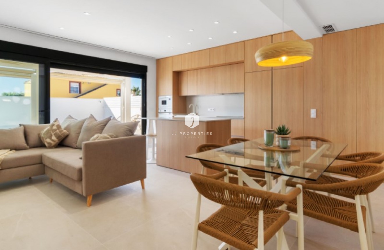 Resale - Villa -
Torrevieja - Costa Blanca