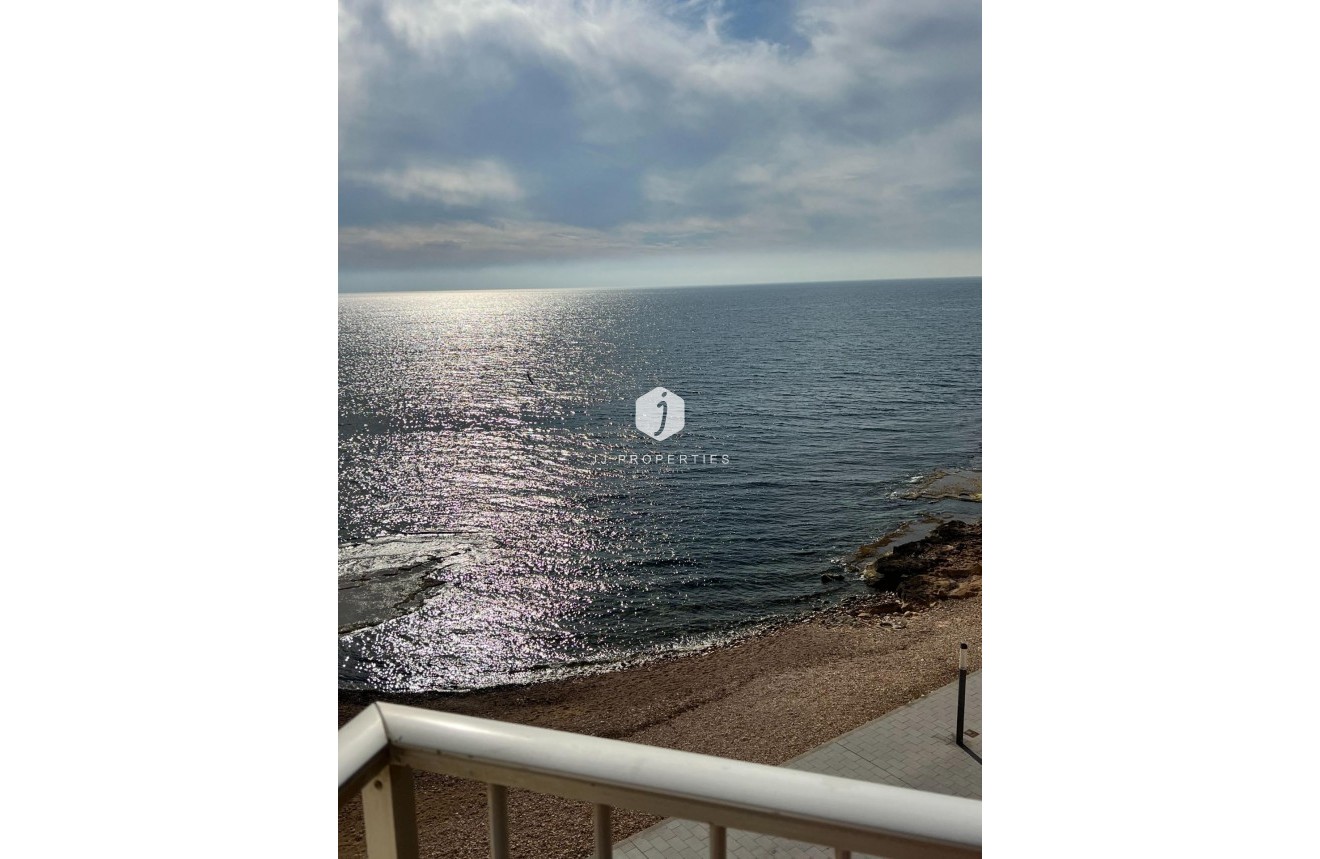 Z drugiej ręki - Mieszkanie w bloku -
Torrevieja - Playa del Cura