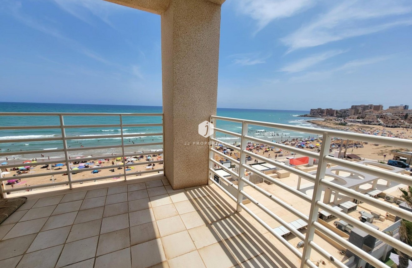 D'occasion - Attique -
Torrevieja - Playa De La Mata