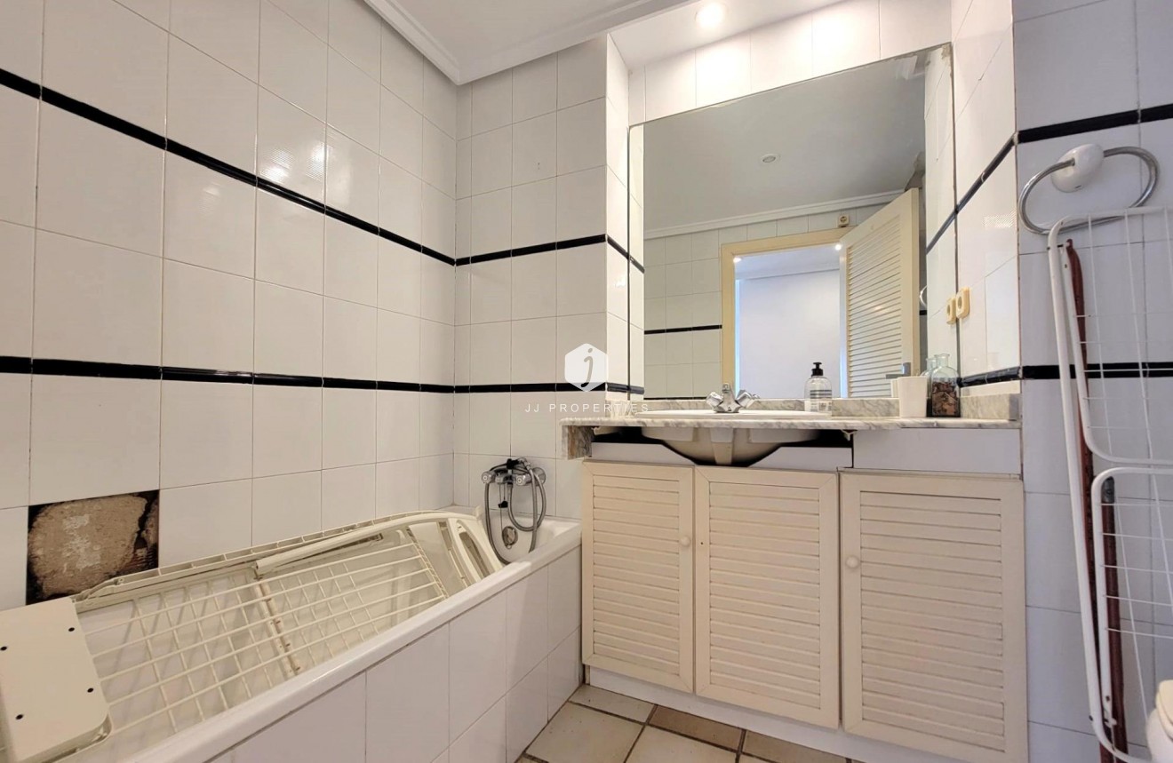 Tweedehands - Penthouse -
Torrevieja - Playa De La Mata