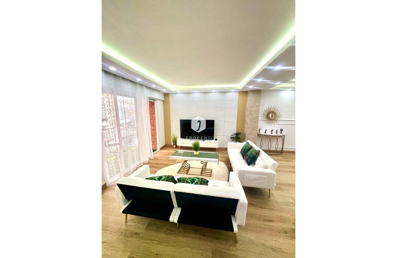 D'occasion - Appartement -
Torrevieja - Centro - Muelle Pesquero