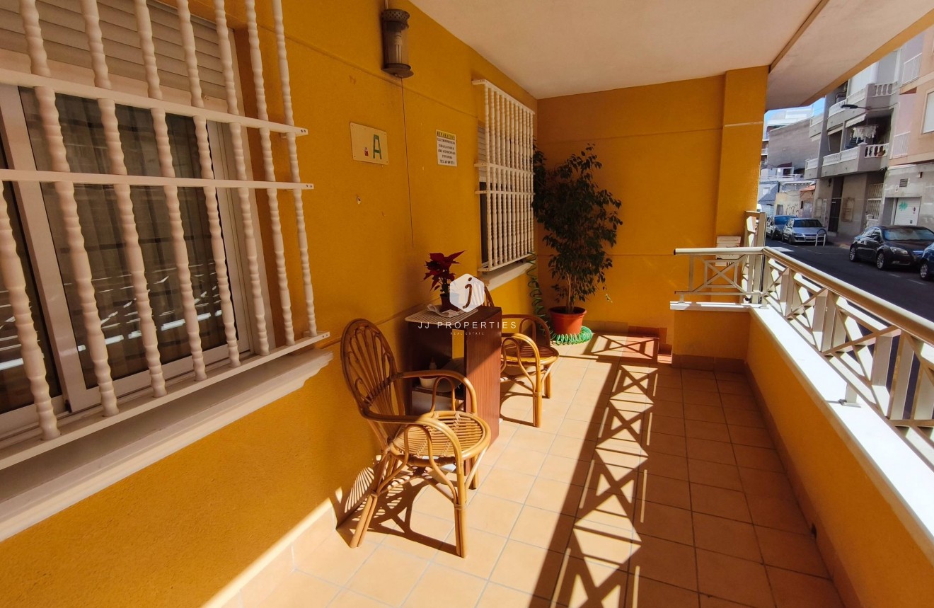 Tweedehands - Appartement / flat -
Torrevieja - Estacion de autobuses