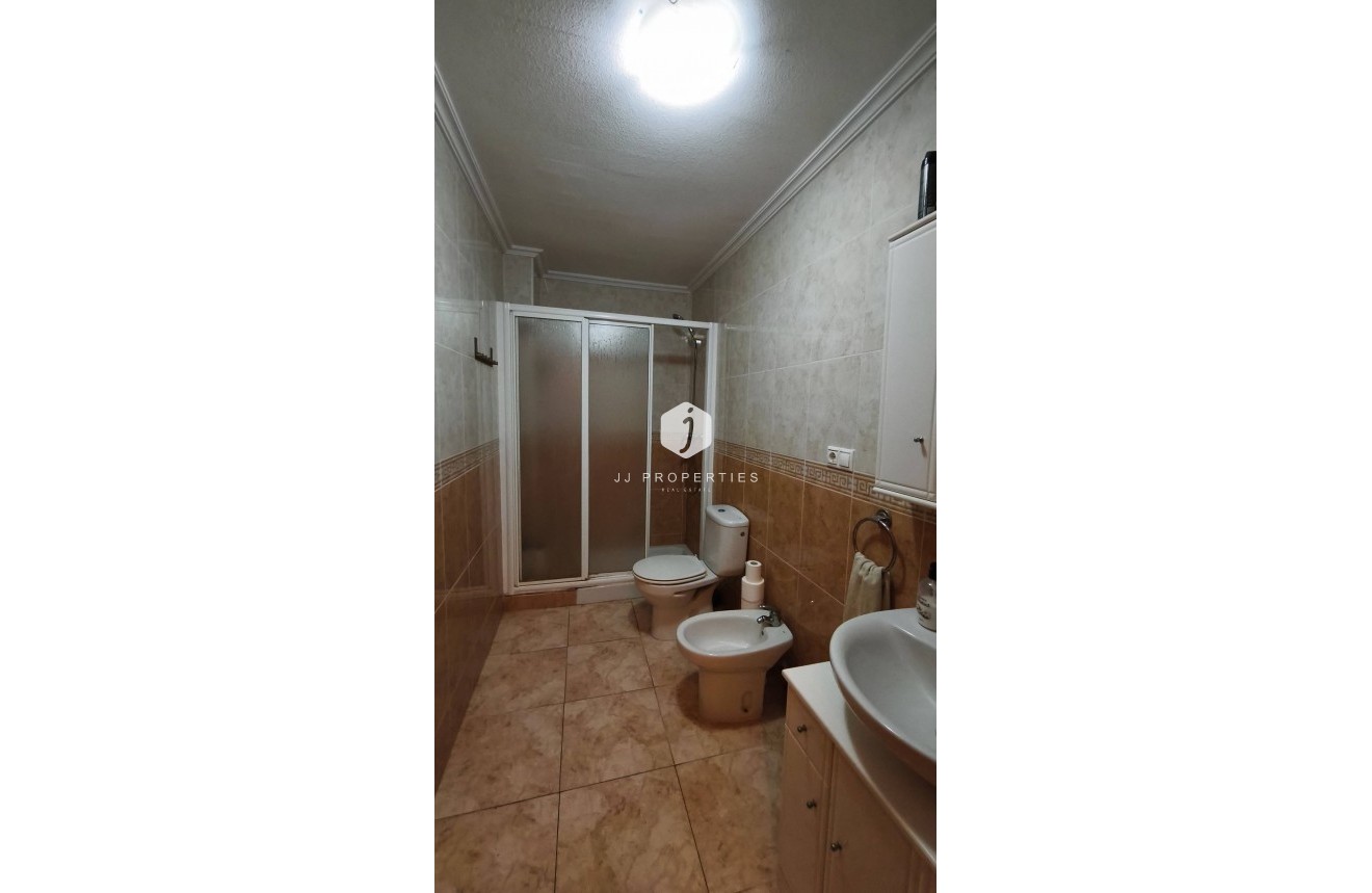 Tweedehands - Appartement / flat -
Torrevieja - Estacion de autobuses