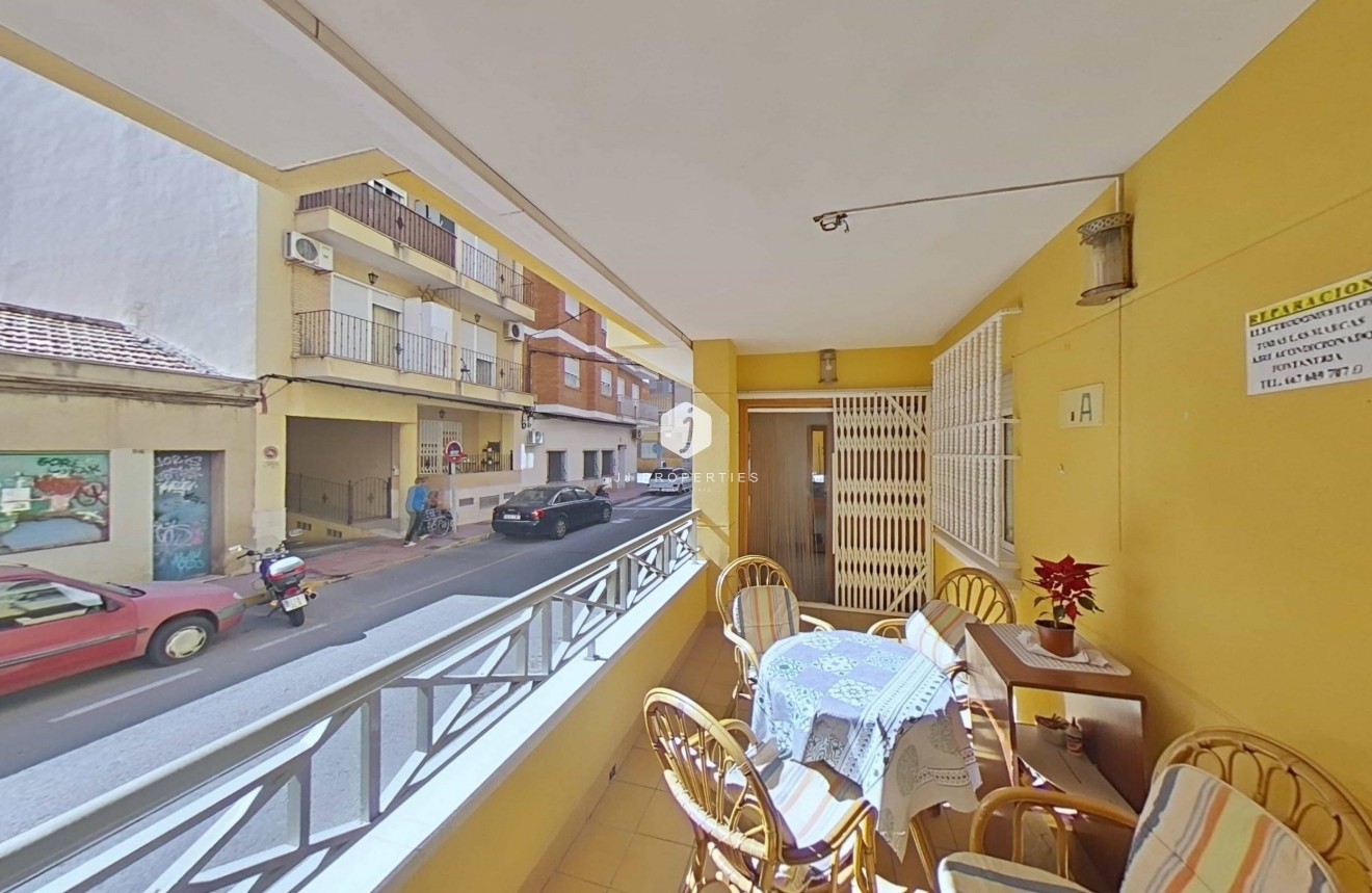 Tweedehands - Appartement / flat -
Torrevieja - Estacion de autobuses