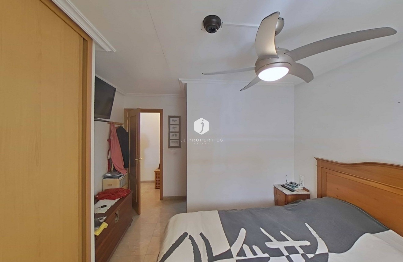 Tweedehands - Appartement / flat -
Torrevieja - Estacion de autobuses