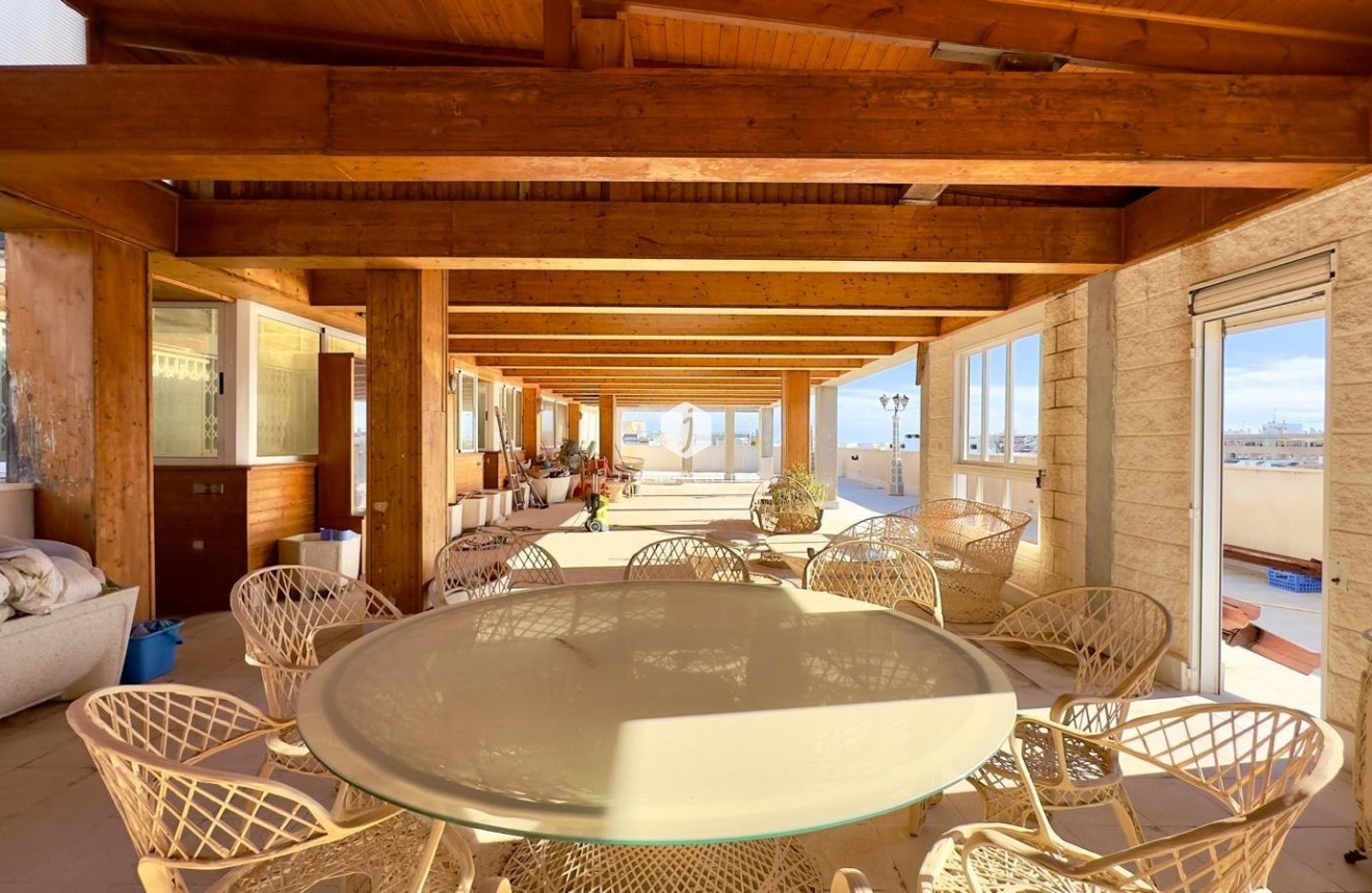 D'occasion - Attique -
Torrevieja - Centro