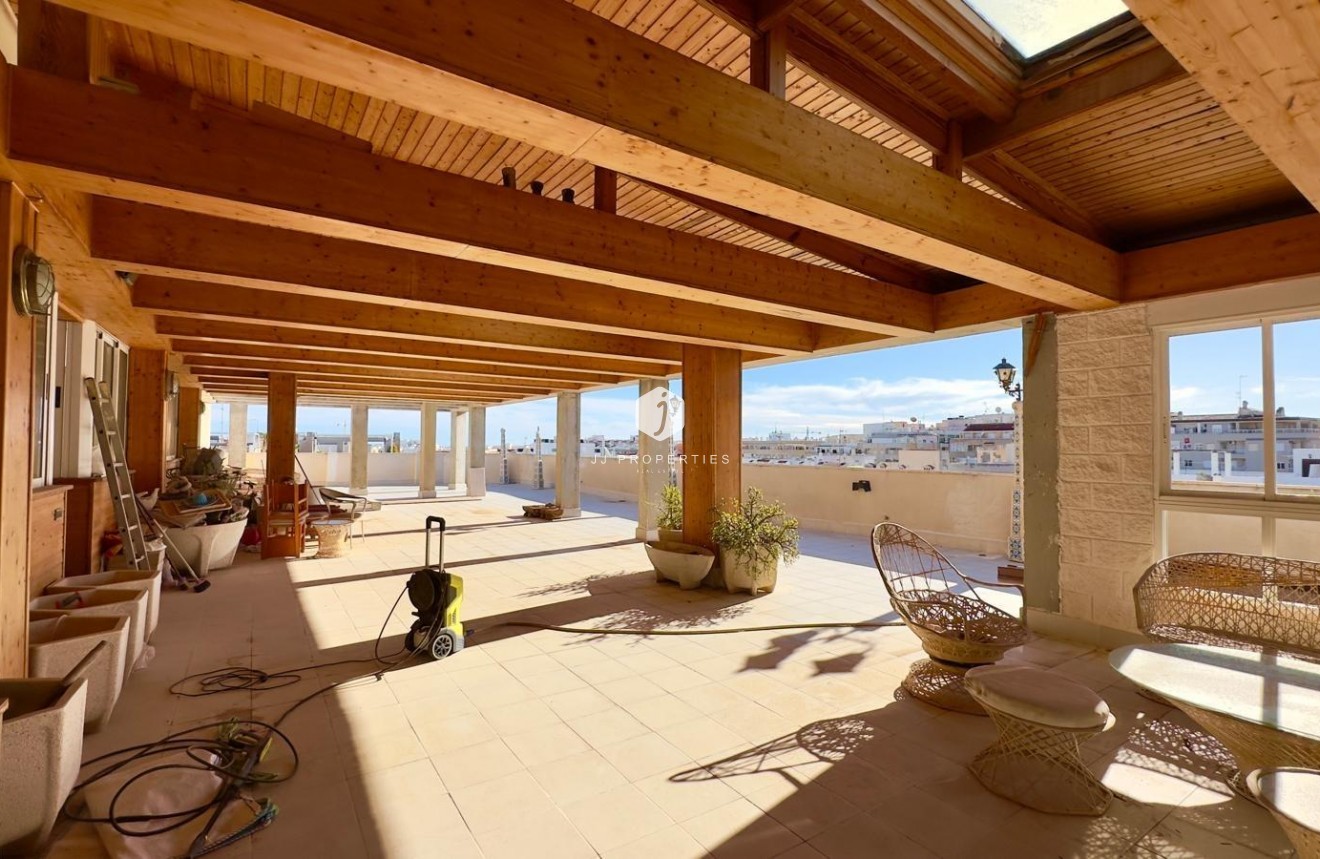 D'occasion - Attique -
Torrevieja - Centro