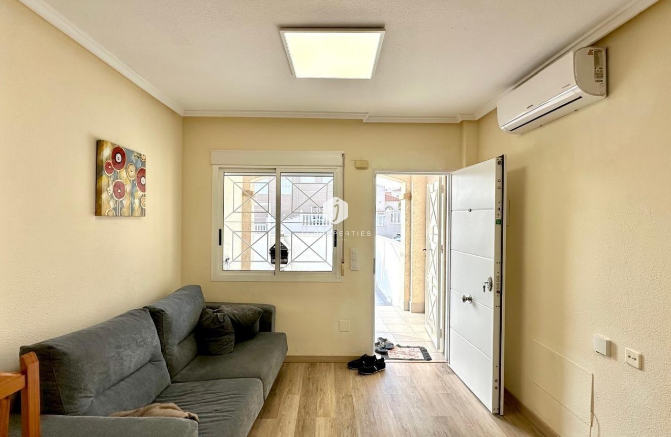 Z drugiej ręki - Bungalow -
Torrevieja - Torreblanca