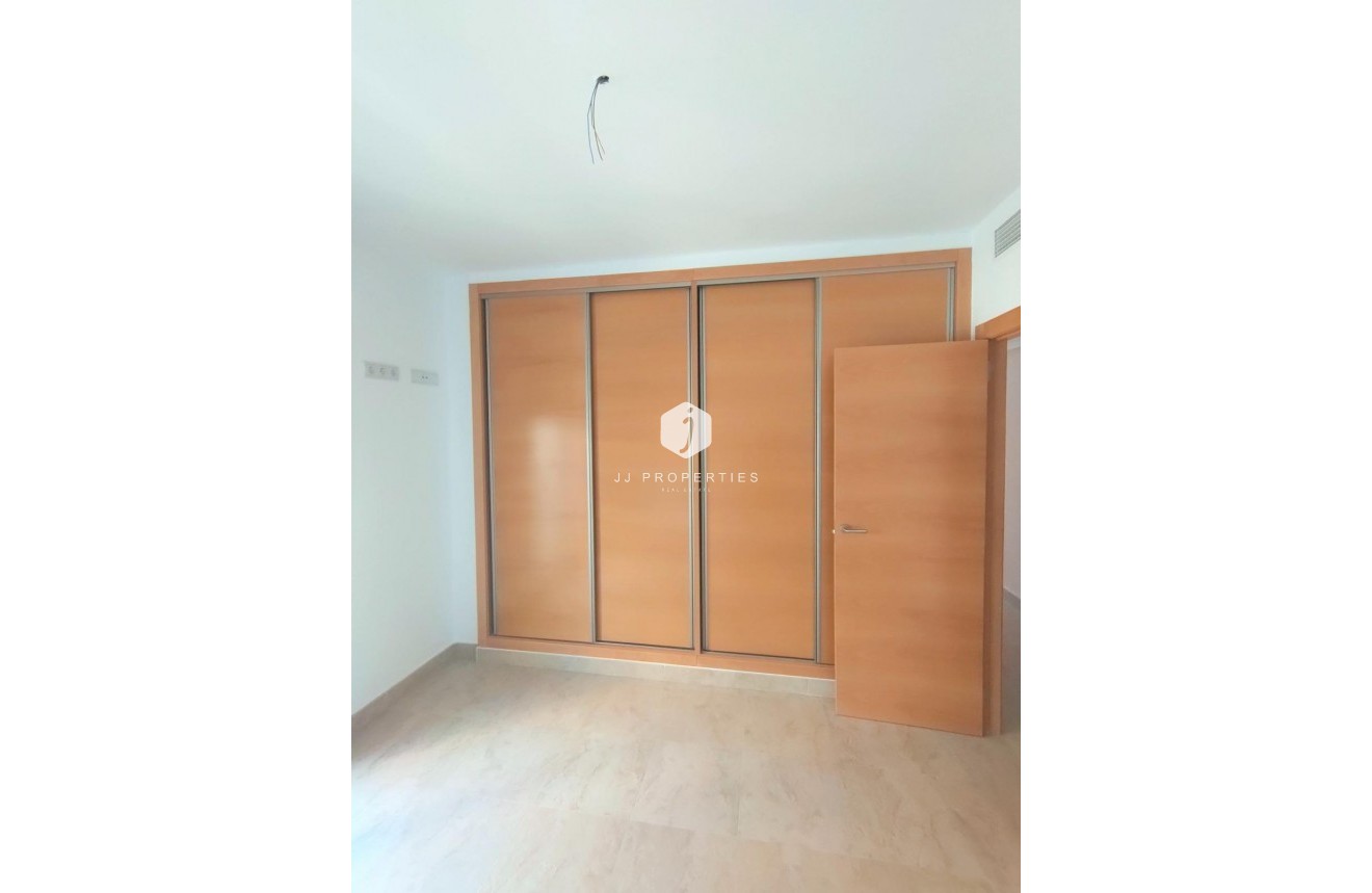 Segunda mano - Apartamento / piso -
Torrevieja - Estacion de autobuses