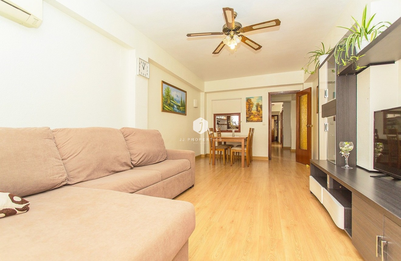 Tweedehands - Appartement / flat -
Torrevieja - Centro-Muelle Pesquero
