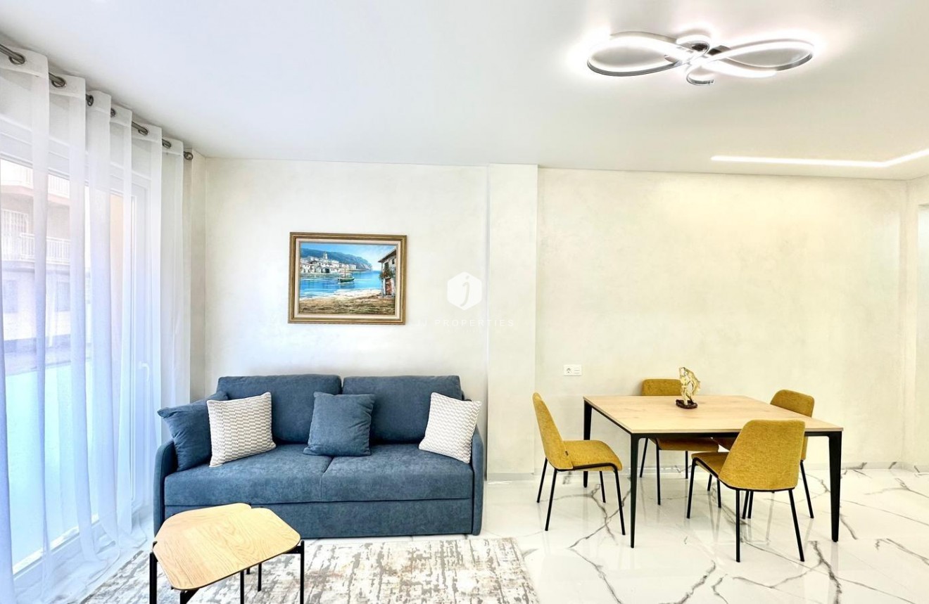 Resale - Apartment / flat -
Torrevieja - Playa del Cura