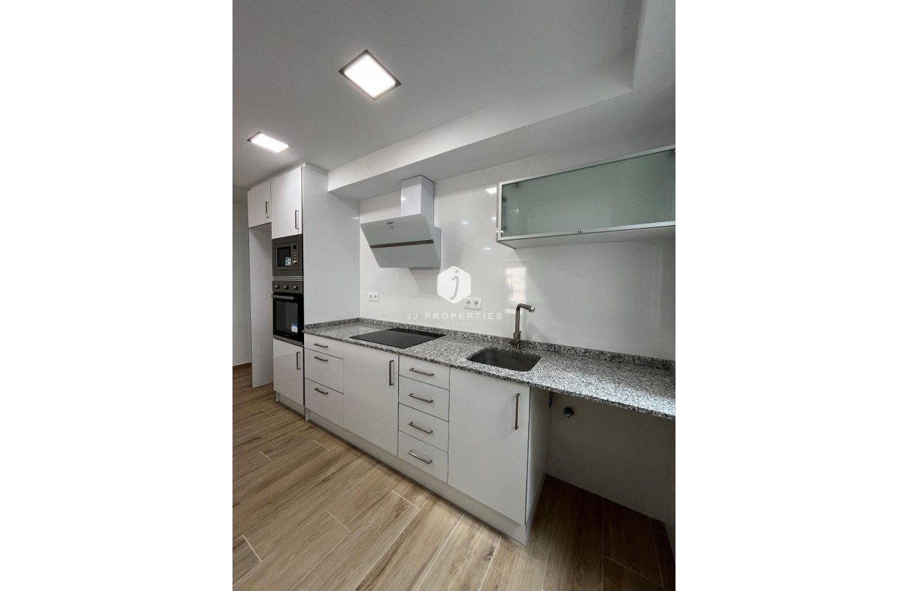 Tweedehands - Appartement / flat -
Torrevieja - La Mata