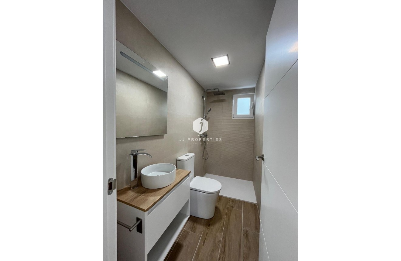 Tweedehands - Appartement / flat -
Torrevieja - La Mata