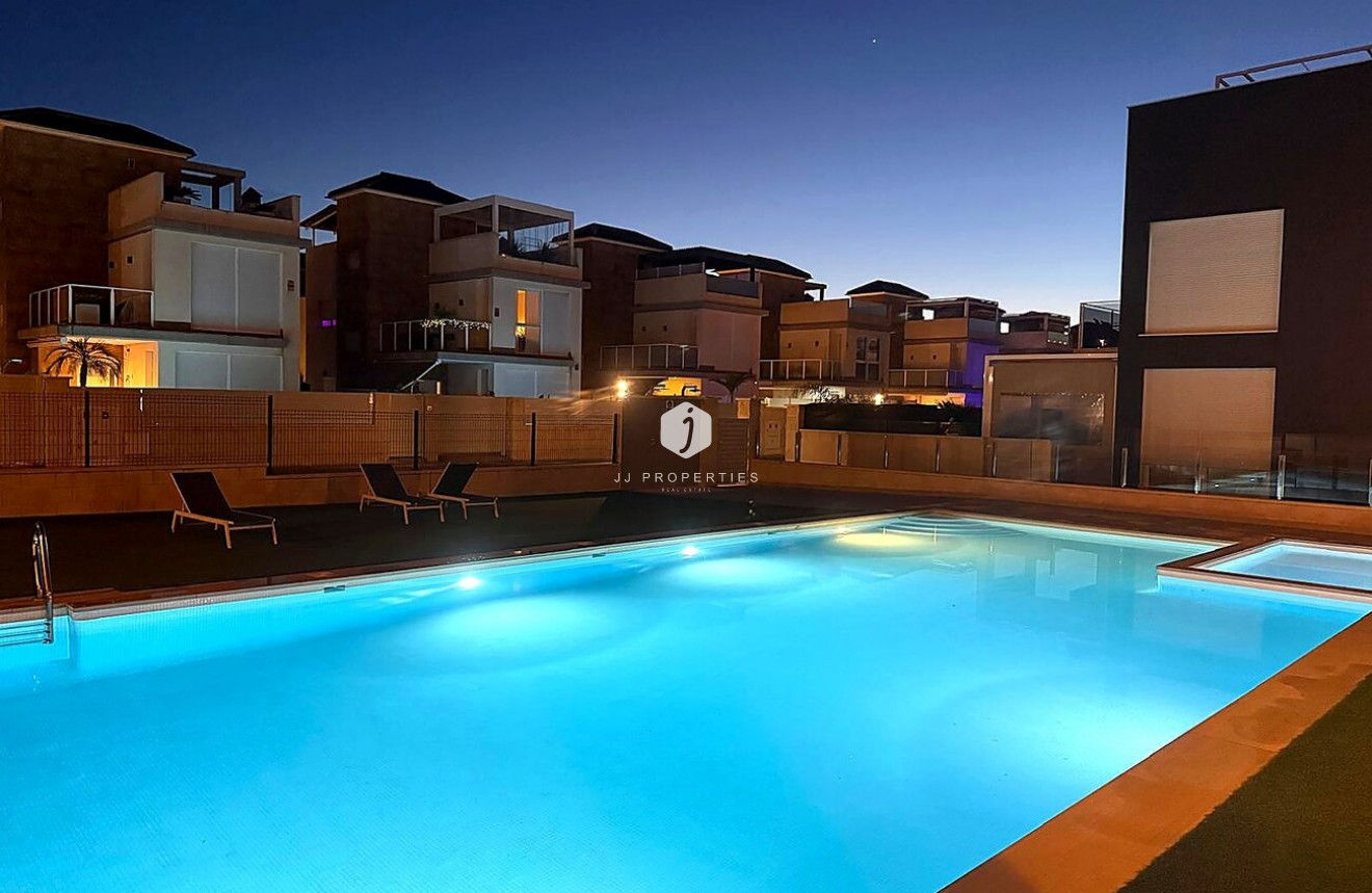 Resale - Apartment / flat -
Torrevieja - Torreta Florida